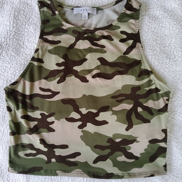 Gaze Cropped Camo Tank Top Size Medium - Picture 5 of 5